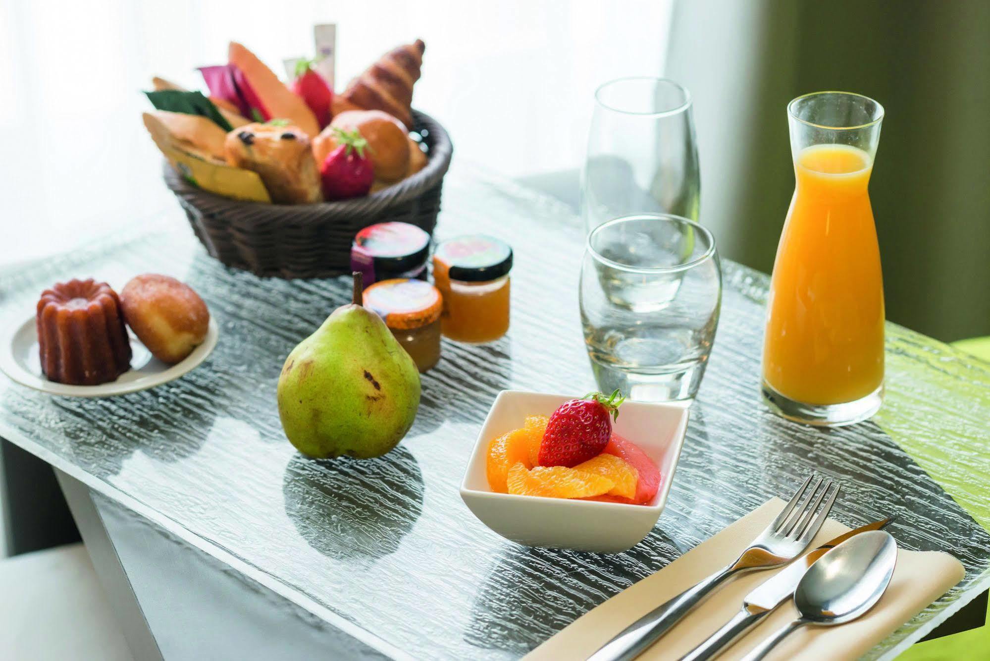 Aparthotel Appart'city Confort - Aeroport 4*