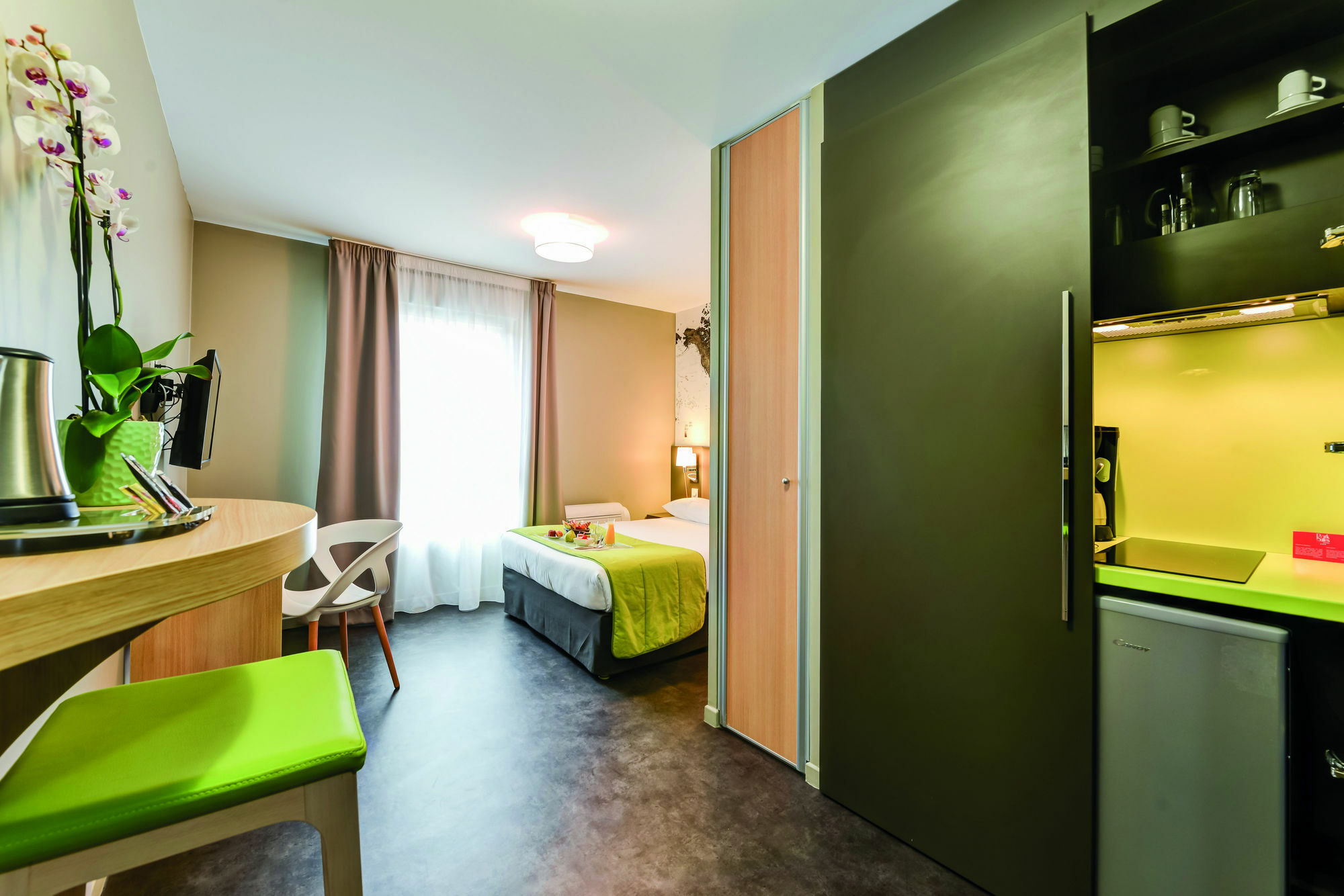 Aparthotel Appart'city Confort - Aeroport 4*